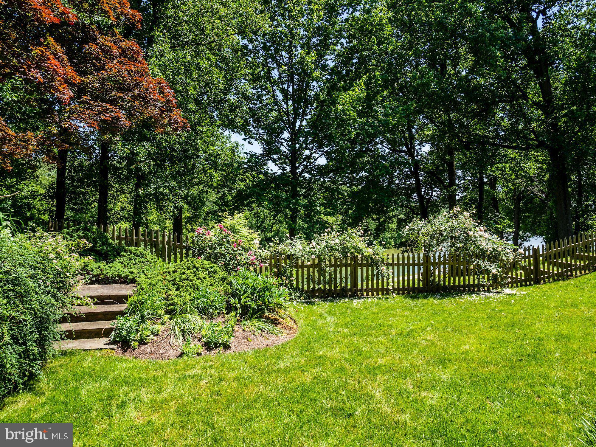 OVERLOOK AT LEISURE WORLD - Residential