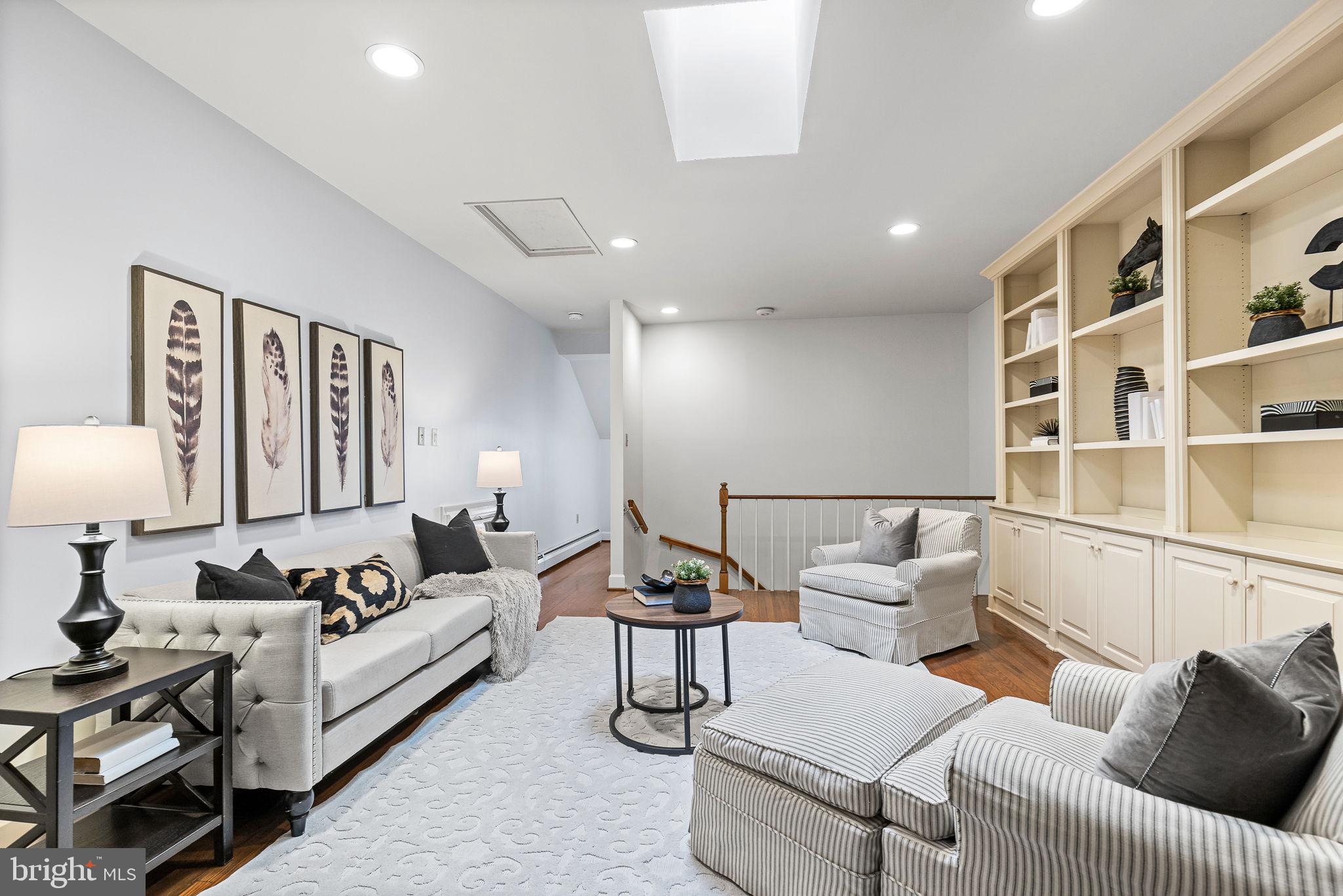 OLD TOWN ALEXANDRIA - Residential