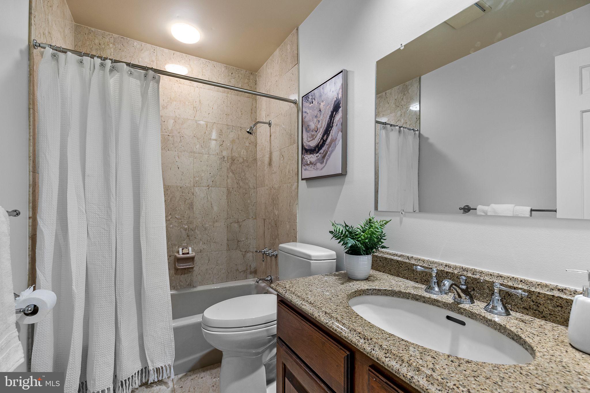 OLD TOWN ALEXANDRIA - Residential