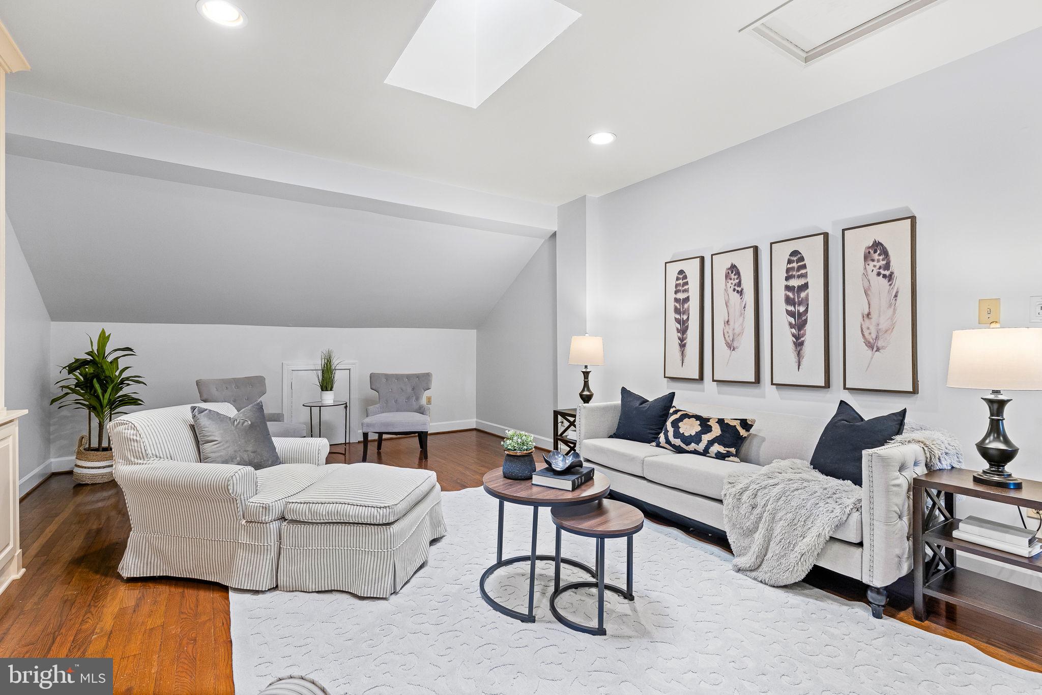 OLD TOWN ALEXANDRIA - Residential