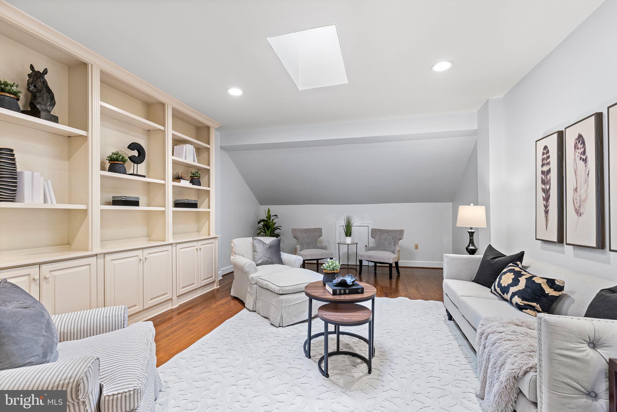 OLD TOWN ALEXANDRIA - Residential