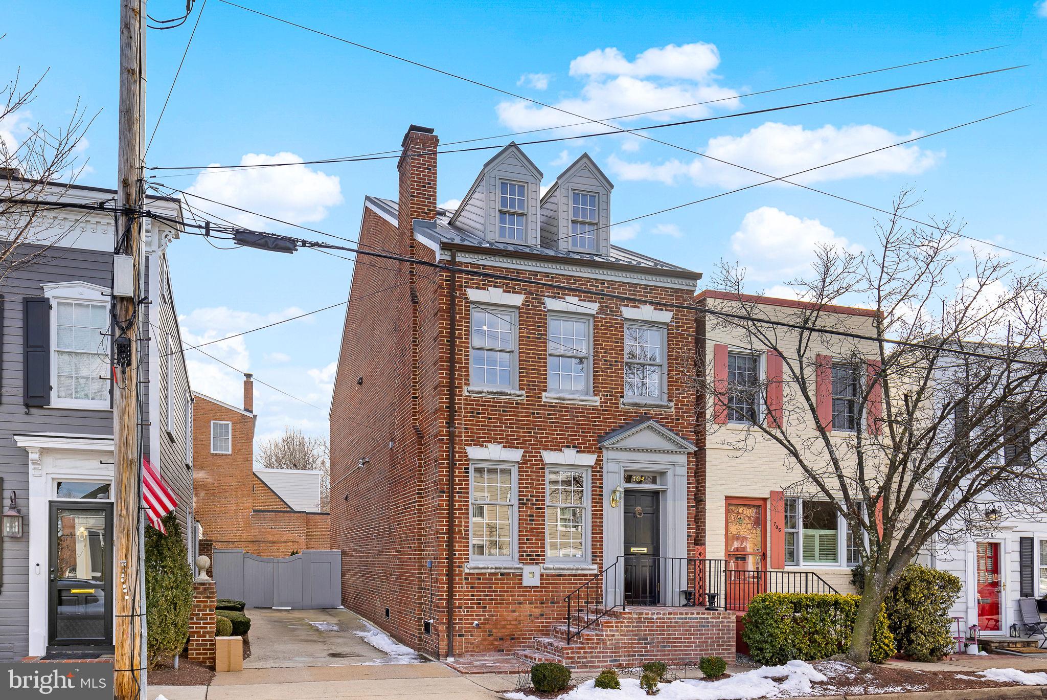 OLD TOWN ALEXANDRIA - Residential