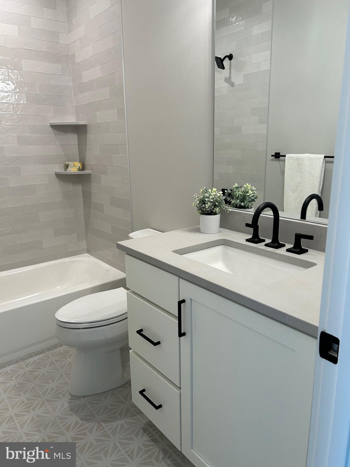 KENSINGTON ESTATES - Residential