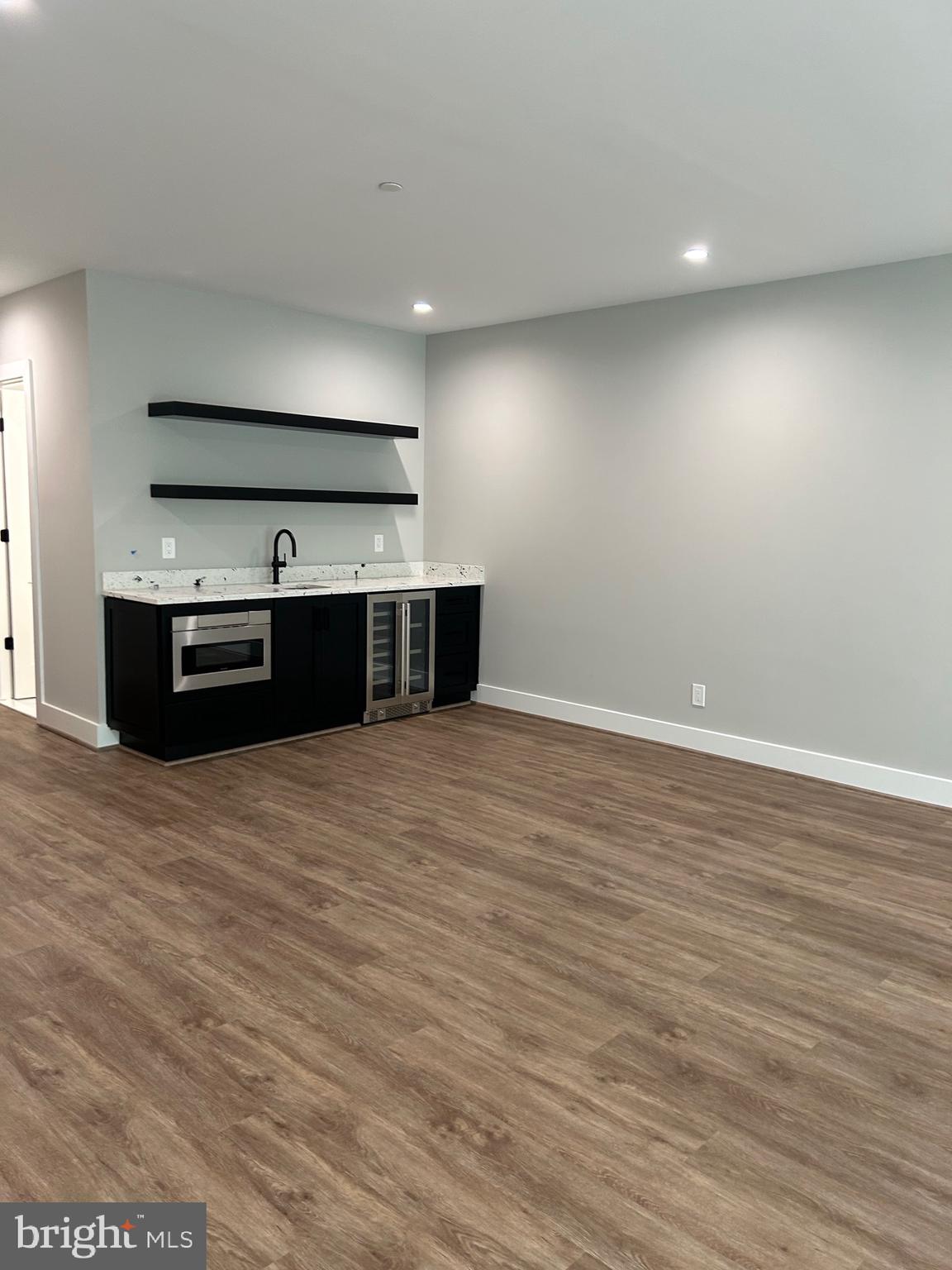 KENSINGTON ESTATES - Residential