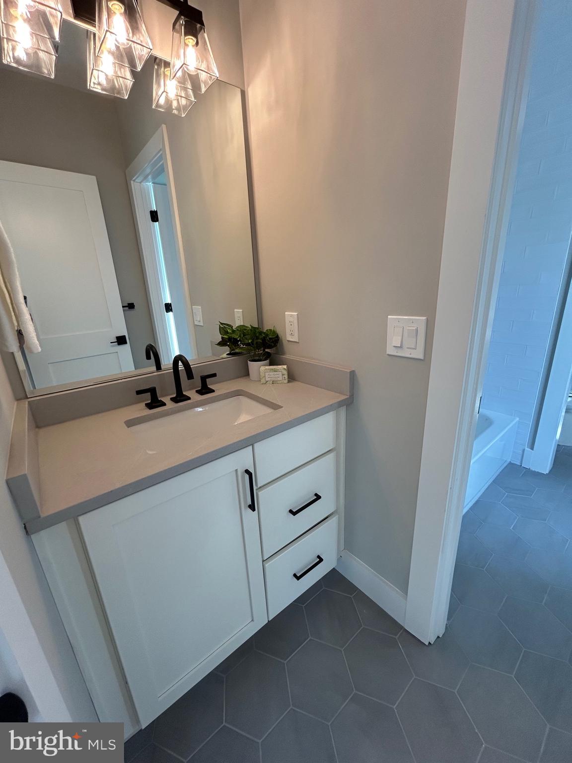 KENSINGTON ESTATES - Residential