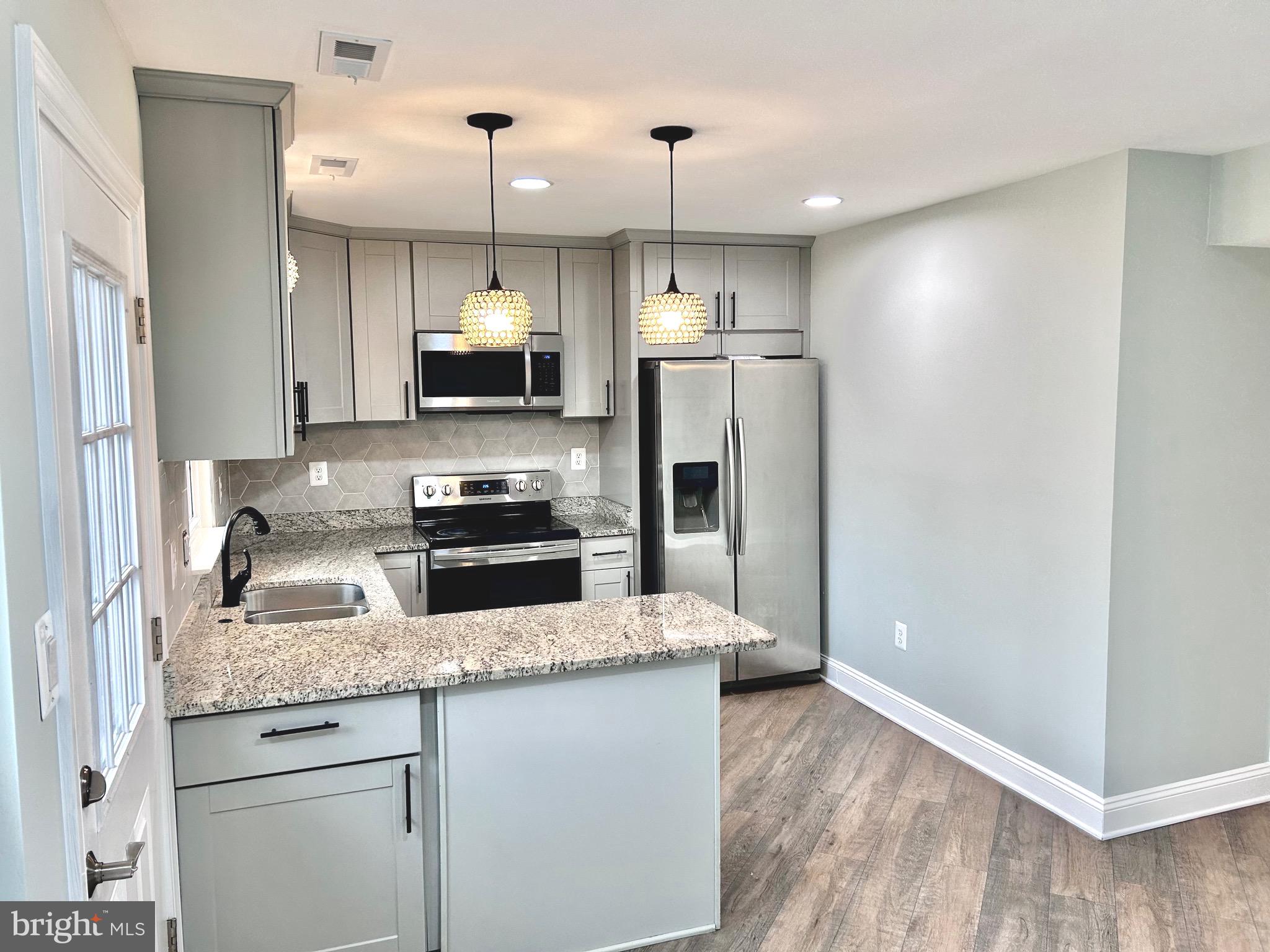 LANCASTER / WESTLAKE VILLAGE - Residential