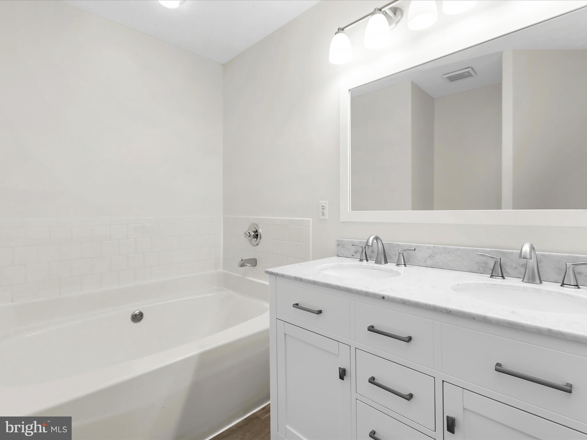 ANNAPOLIS OVERLOOK - Residential