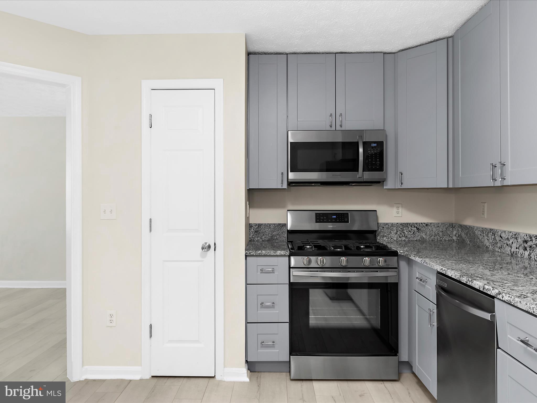 ANNAPOLIS OVERLOOK - Residential