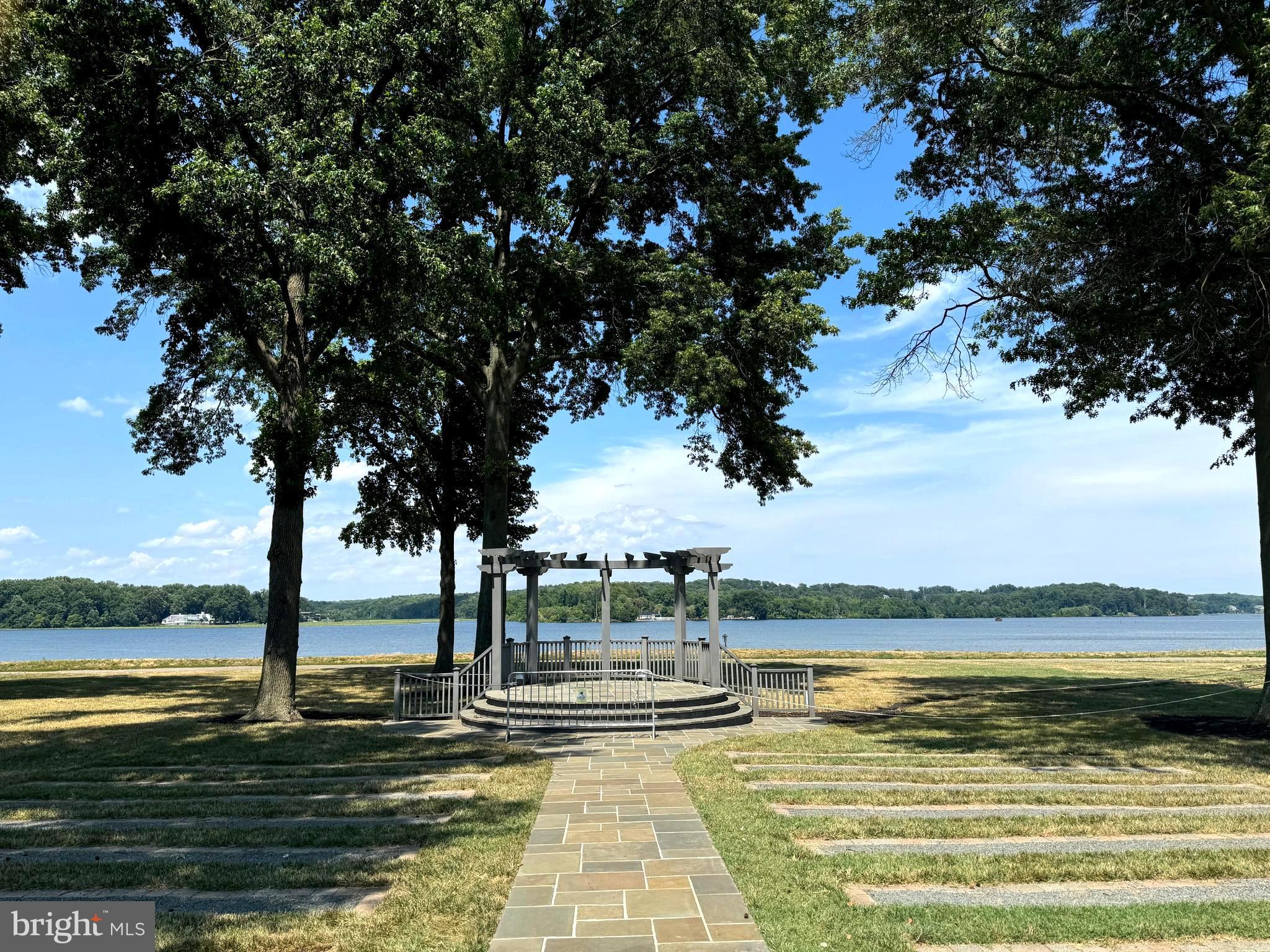 BELMONT BAY - Residential