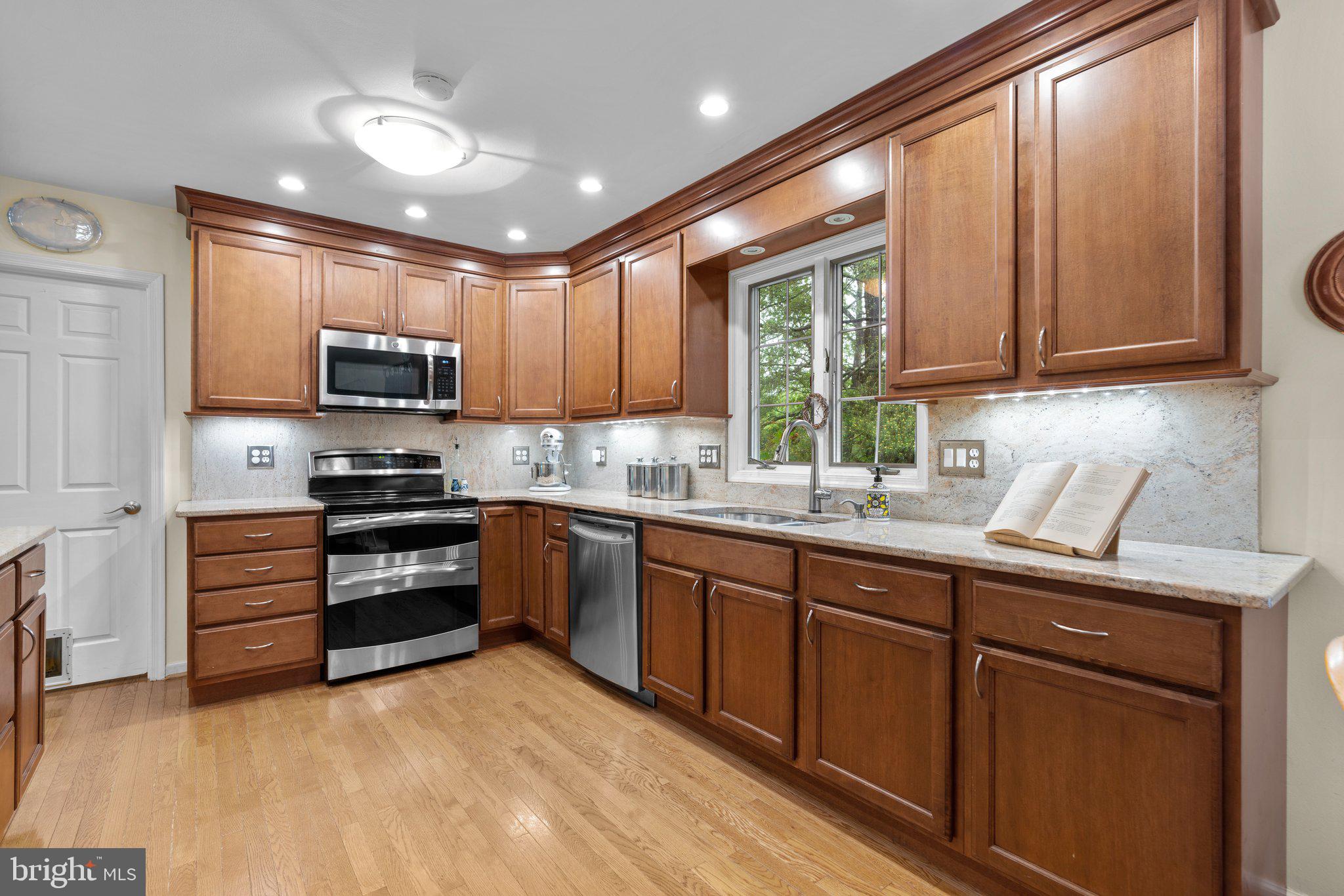 5292 CORNCOCKLE COURT