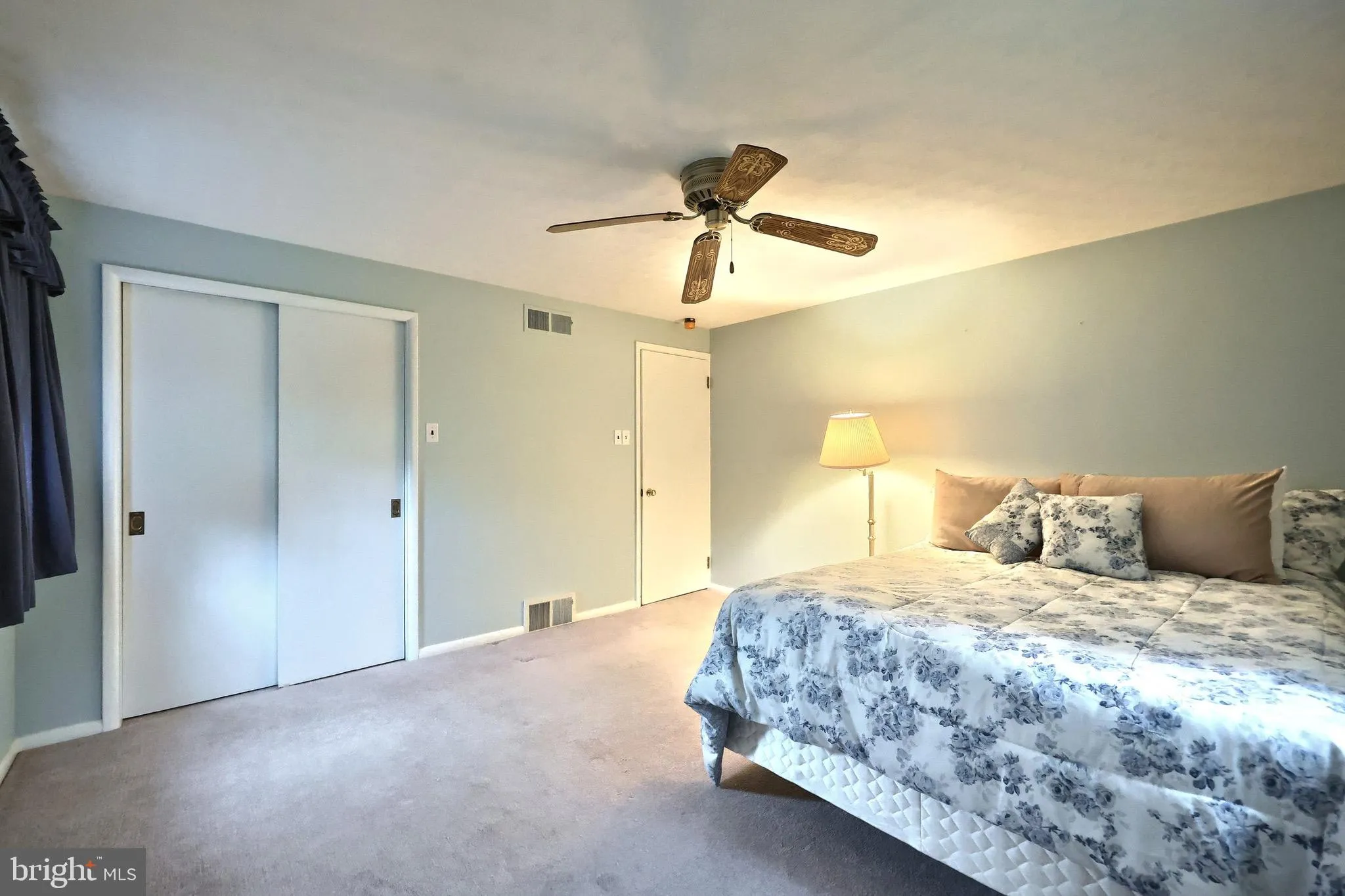 York, Pennsylvania 17403, United States, 3 Bedrooms Bedrooms, ,2 BathroomsBathrooms,Residential,Pending,231719