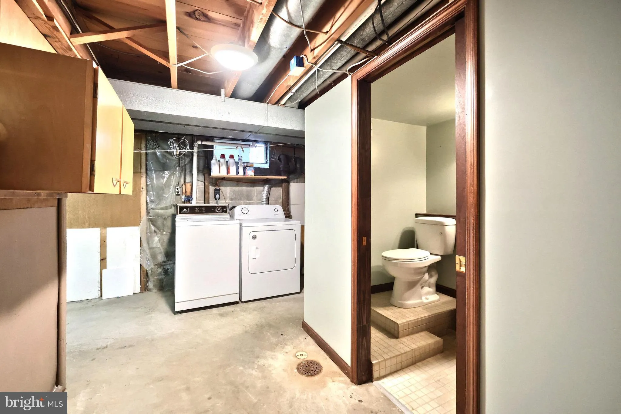 York, Pennsylvania 17403, United States, 3 Bedrooms Bedrooms, ,2 BathroomsBathrooms,Residential,Pending,231719