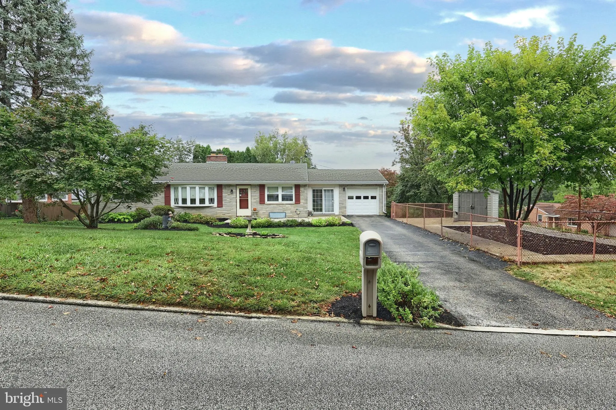 York, Pennsylvania 17403, United States, 3 Bedrooms Bedrooms, ,2 BathroomsBathrooms,Residential,Pending,231719