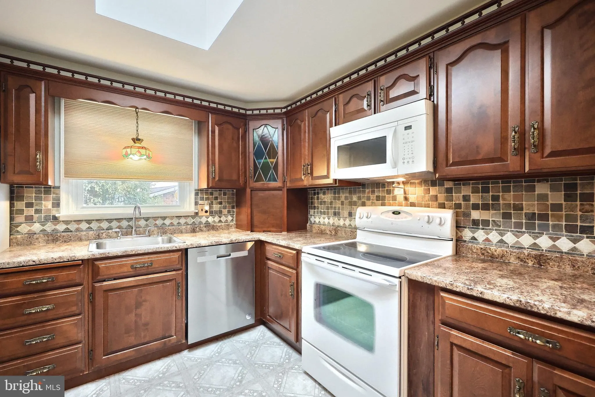 York, Pennsylvania 17403, United States, 3 Bedrooms Bedrooms, ,2 BathroomsBathrooms,Residential,Pending,231719