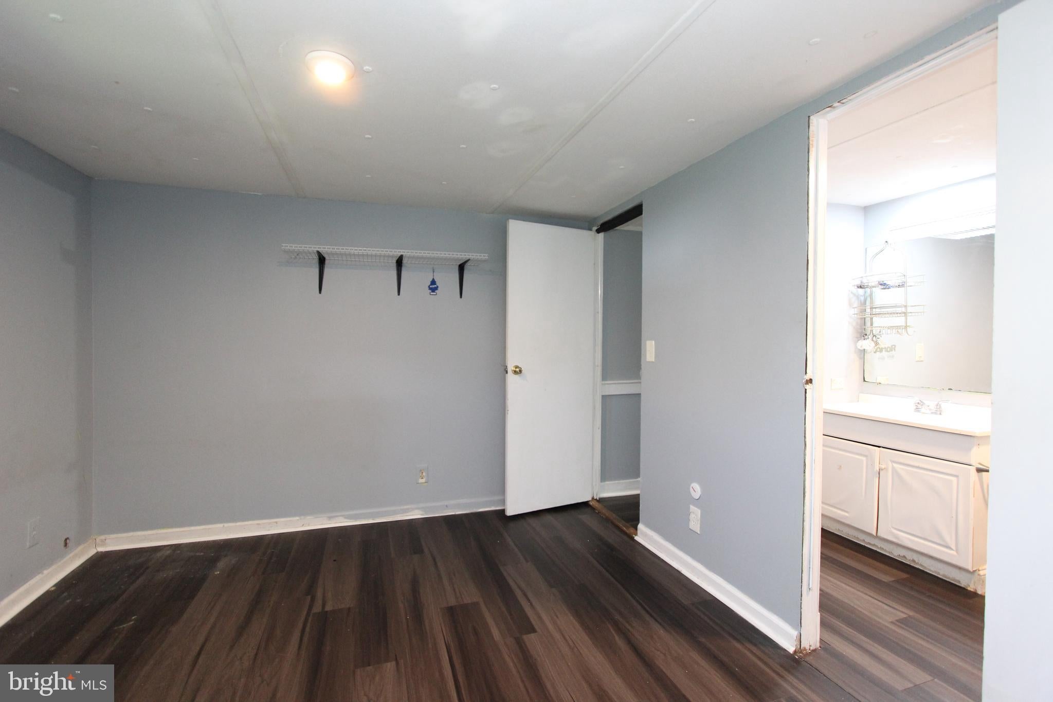 41 ANITA DR
