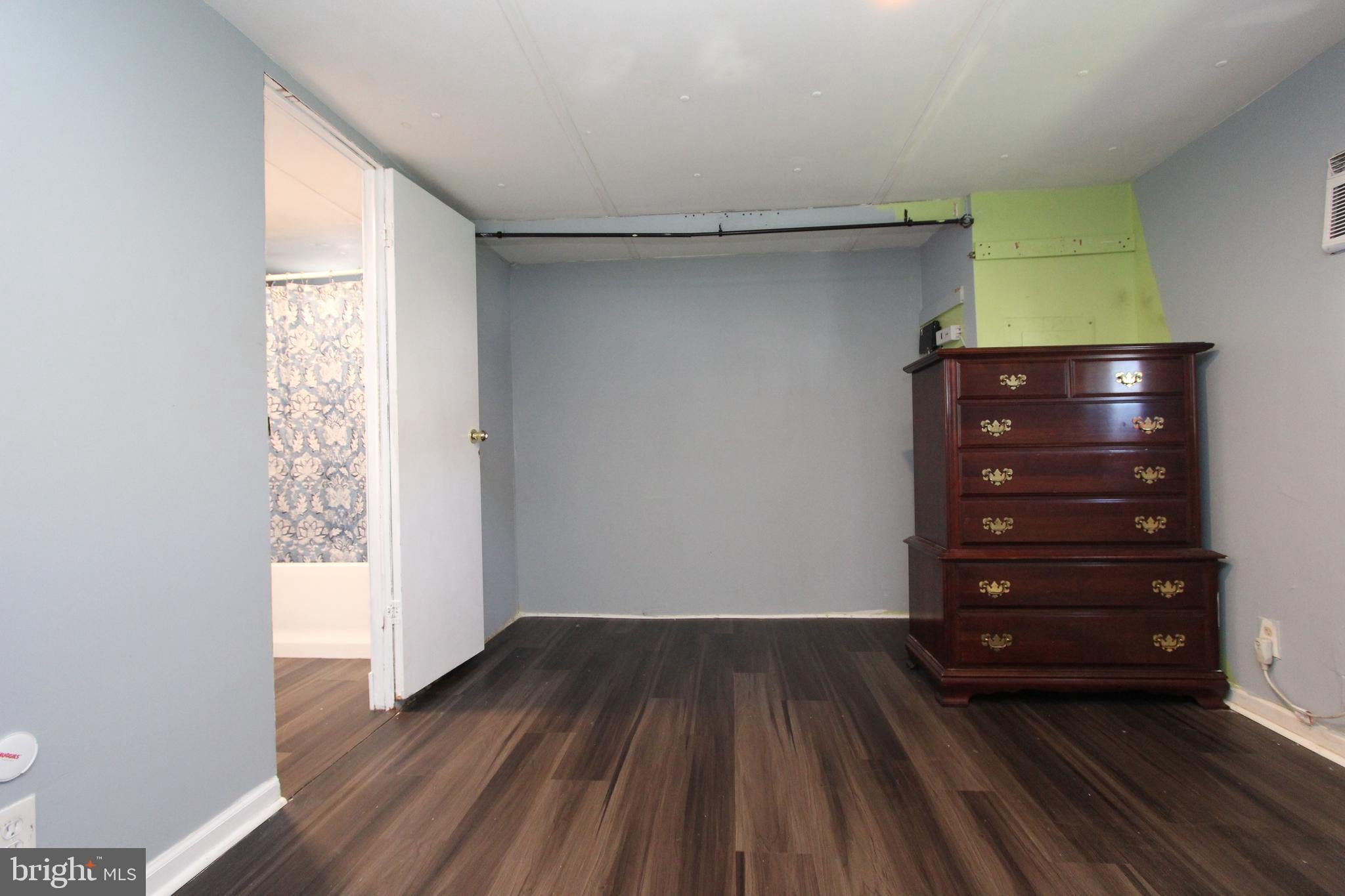 41 ANITA DR