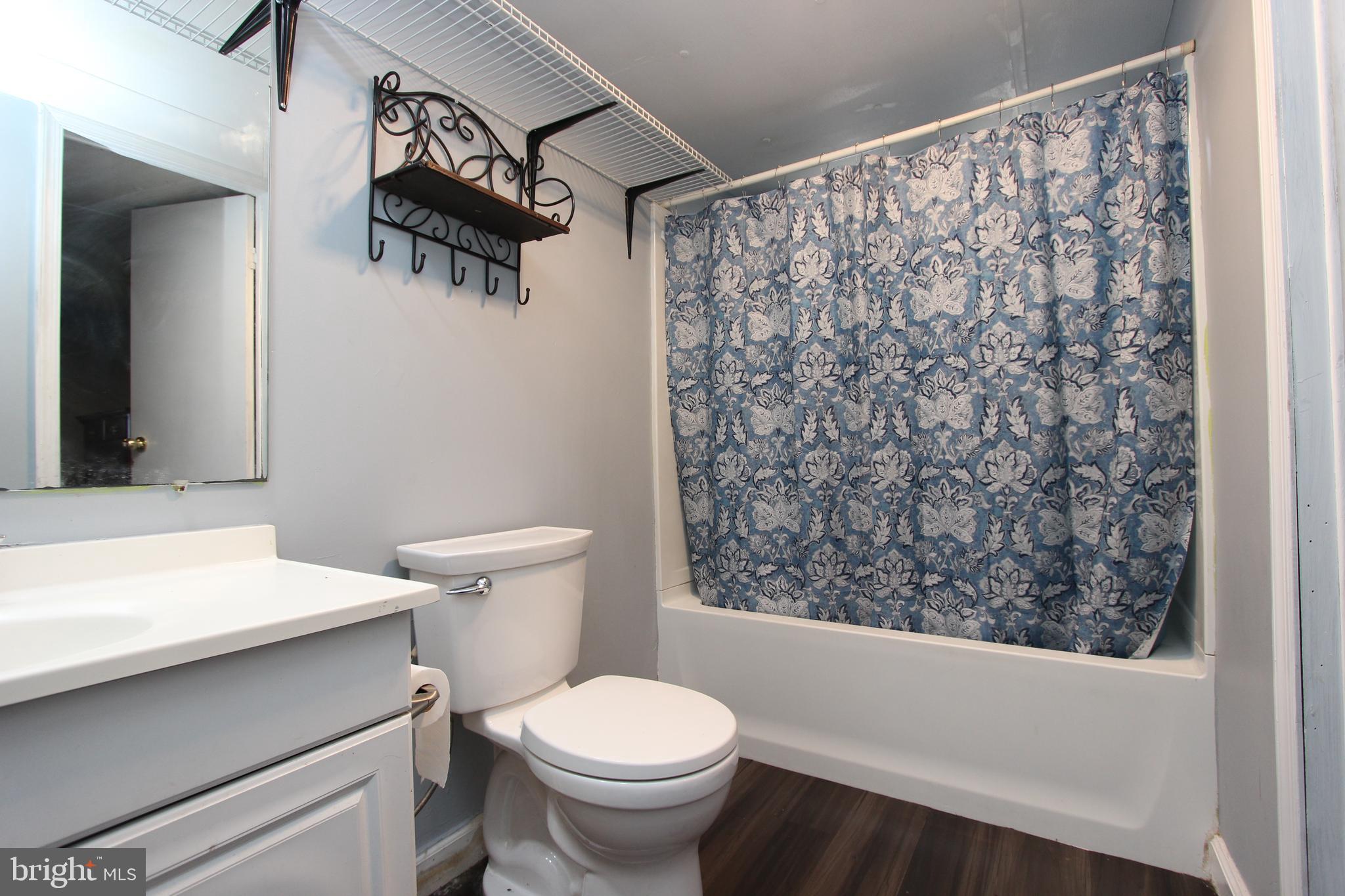 41 ANITA DR