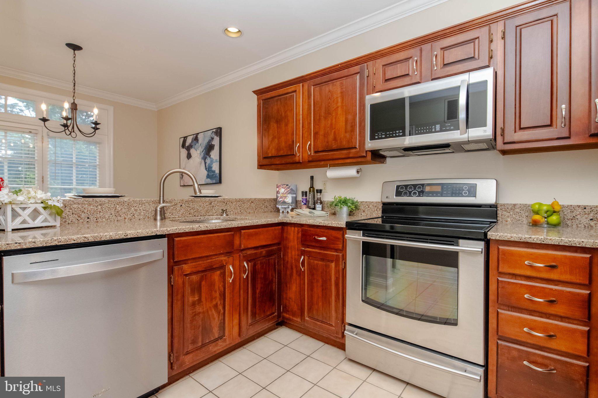 212 WELLINGTON COURT