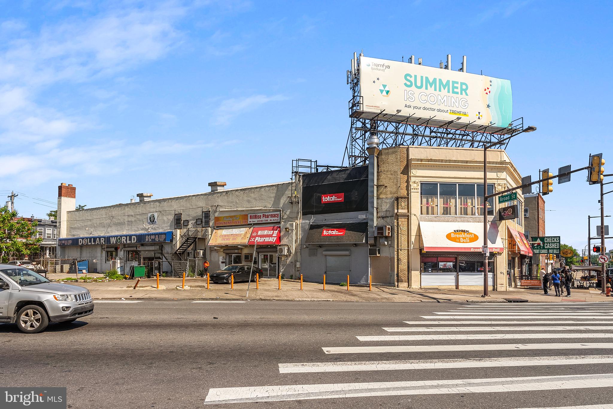 4240 N BROAD STREET 42