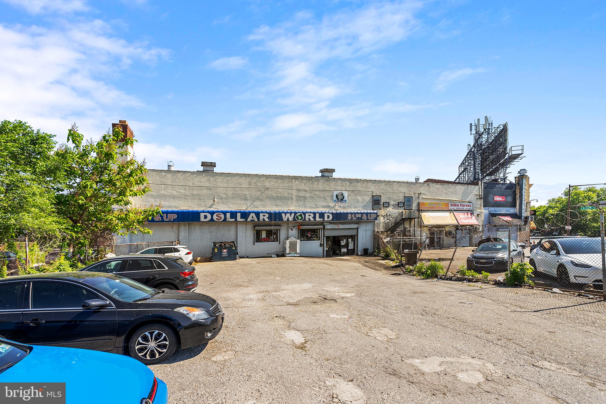 4240 N BROAD STREET 42