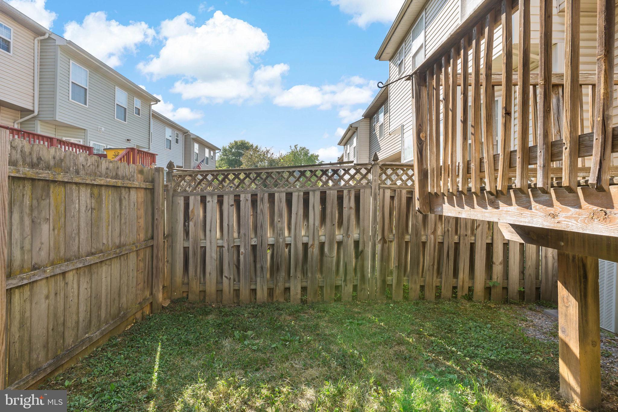 LAUREL RIDGE - Residential