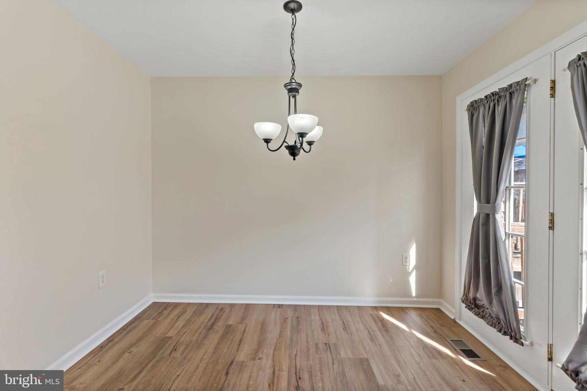 LAUREL RIDGE - Residential