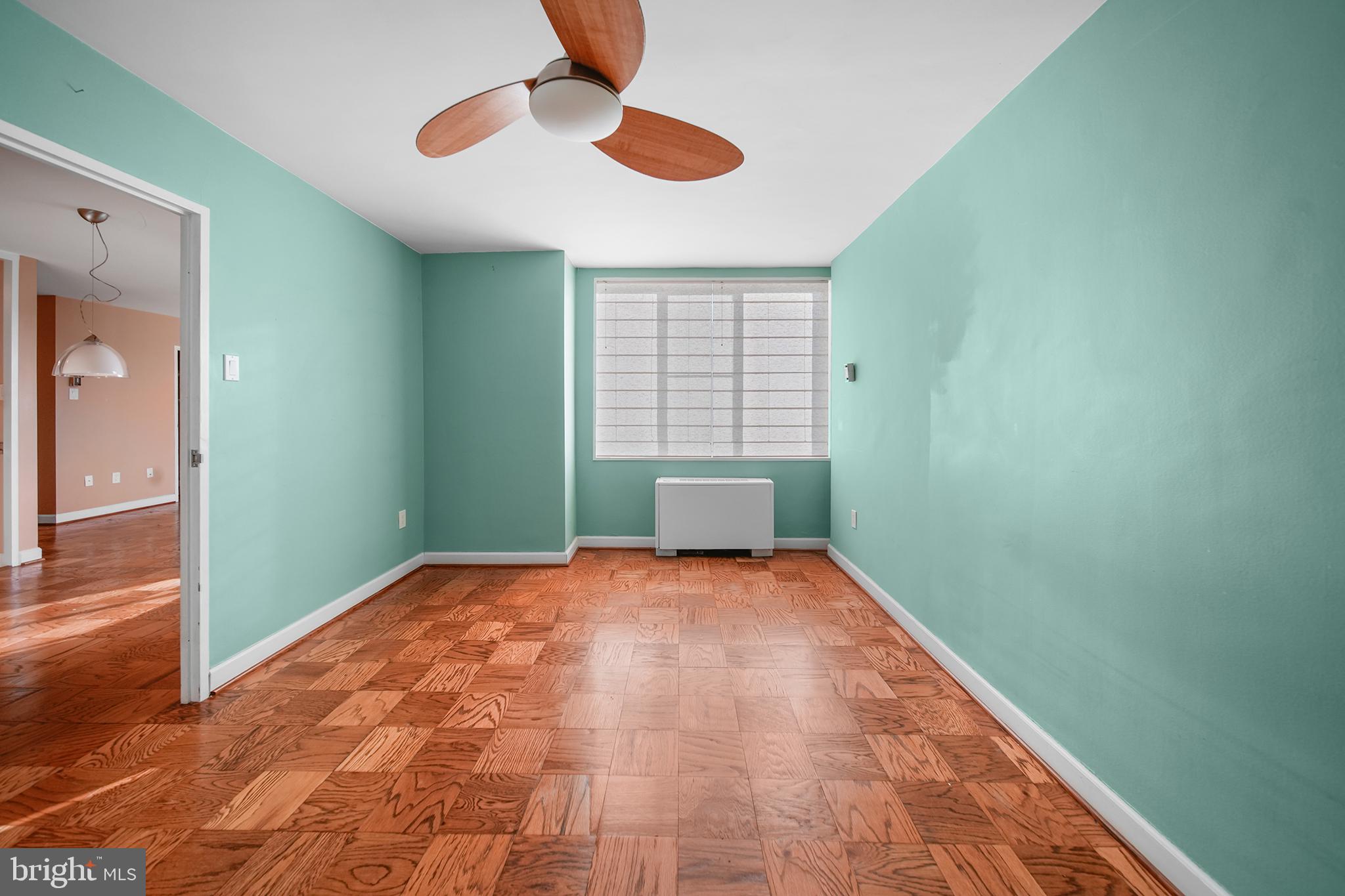 RIVER TOWERS - Residential Lease