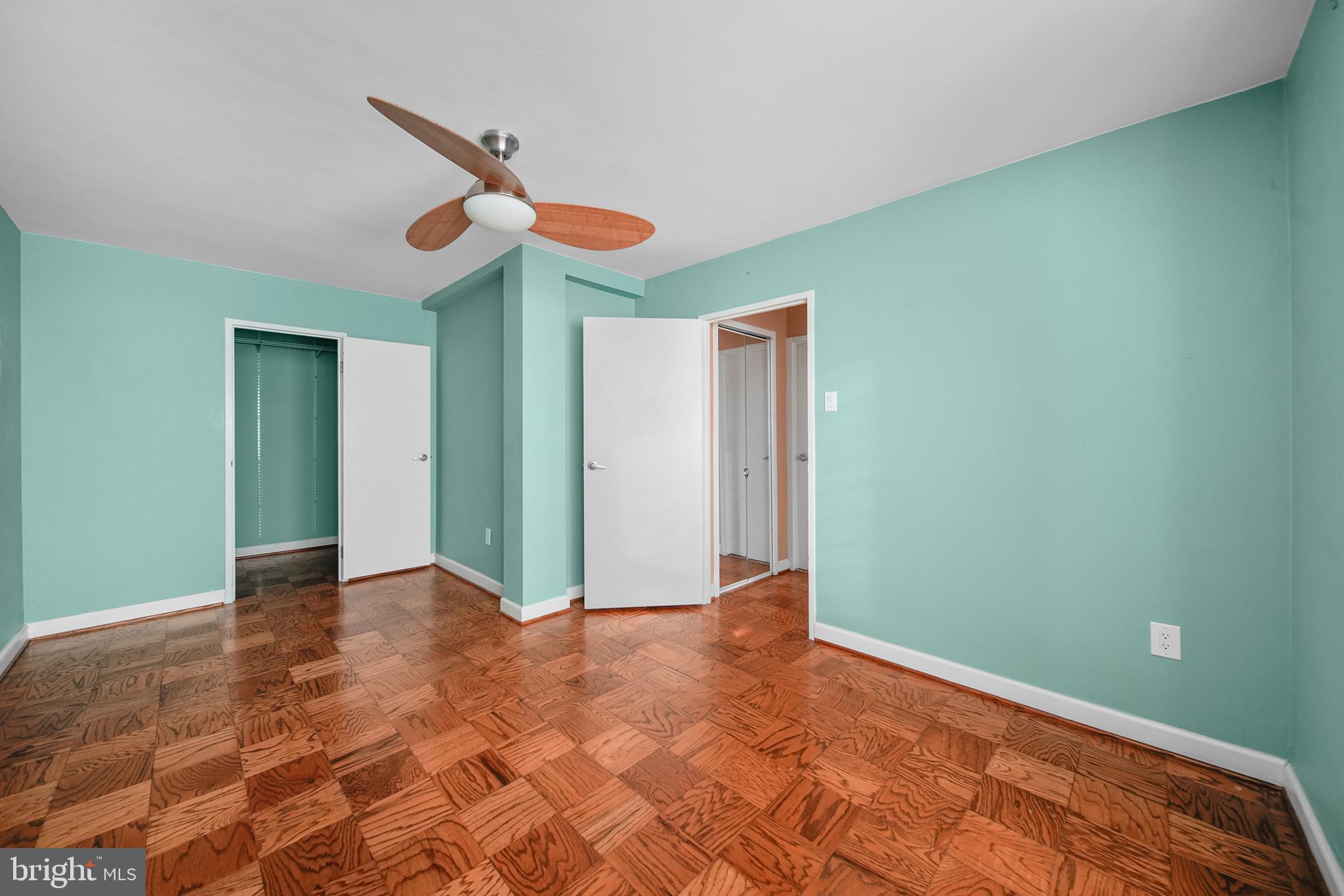 RIVER TOWERS - Residential Lease