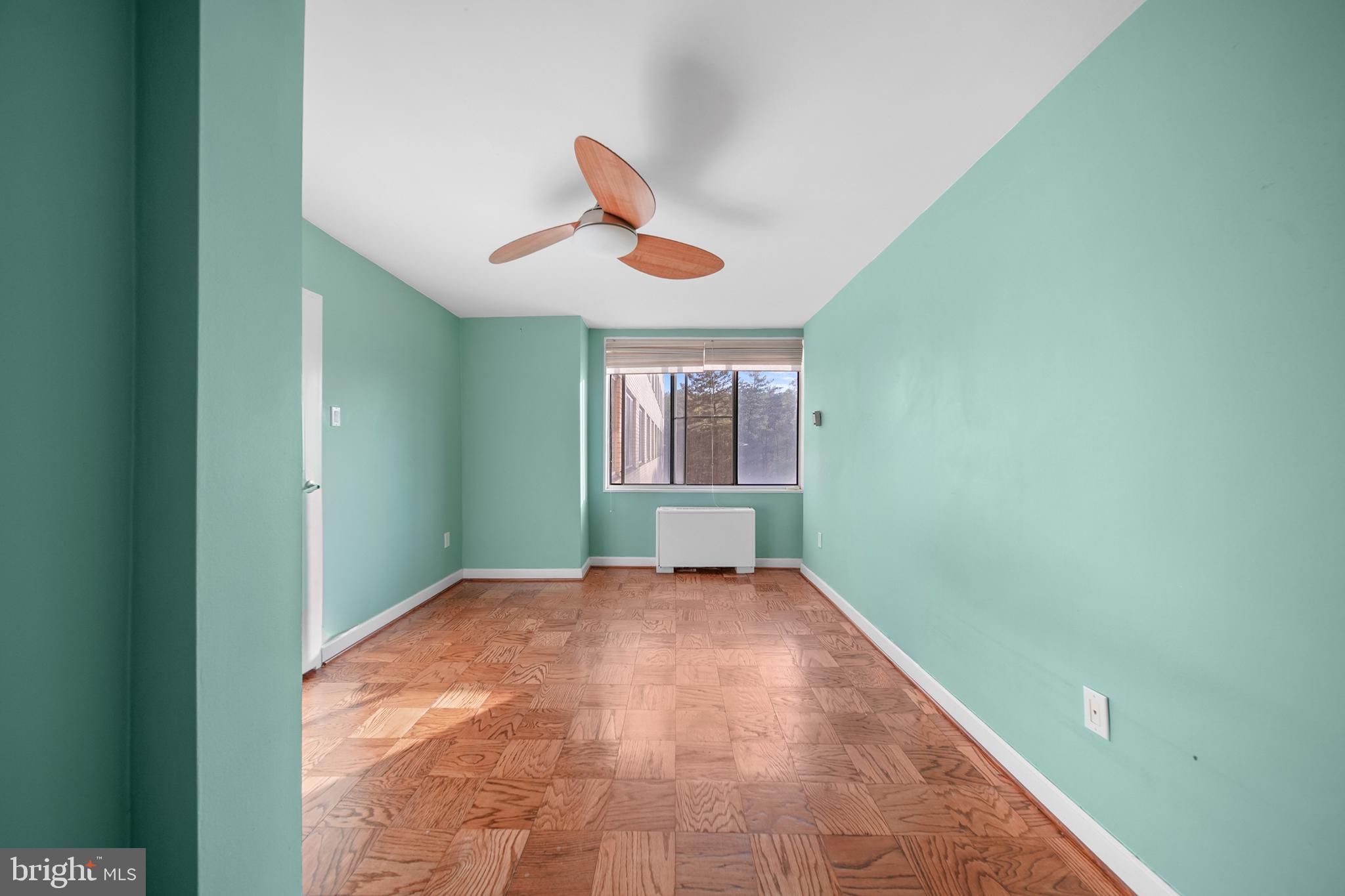 RIVER TOWERS - Residential Lease