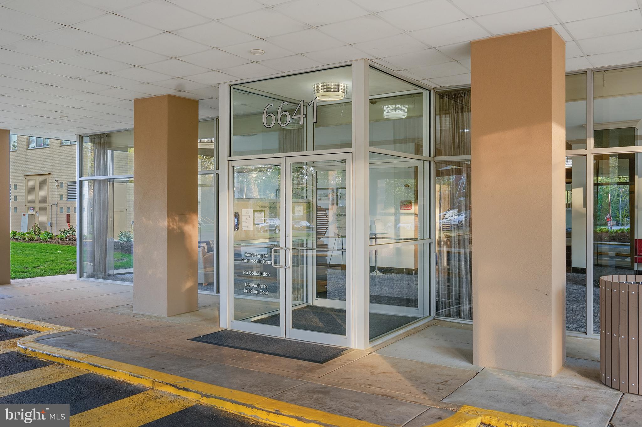 RIVER TOWERS - Residential Lease