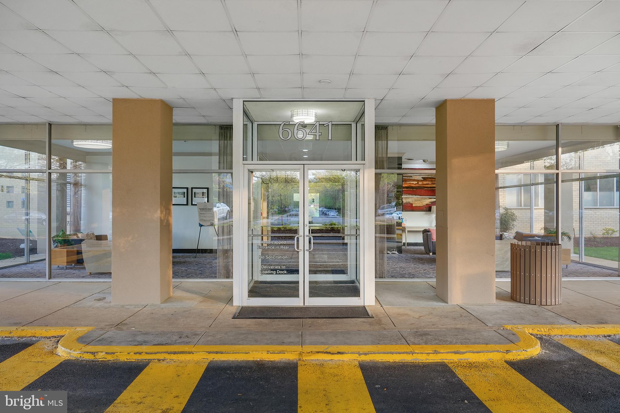 RIVER TOWERS - Residential Lease