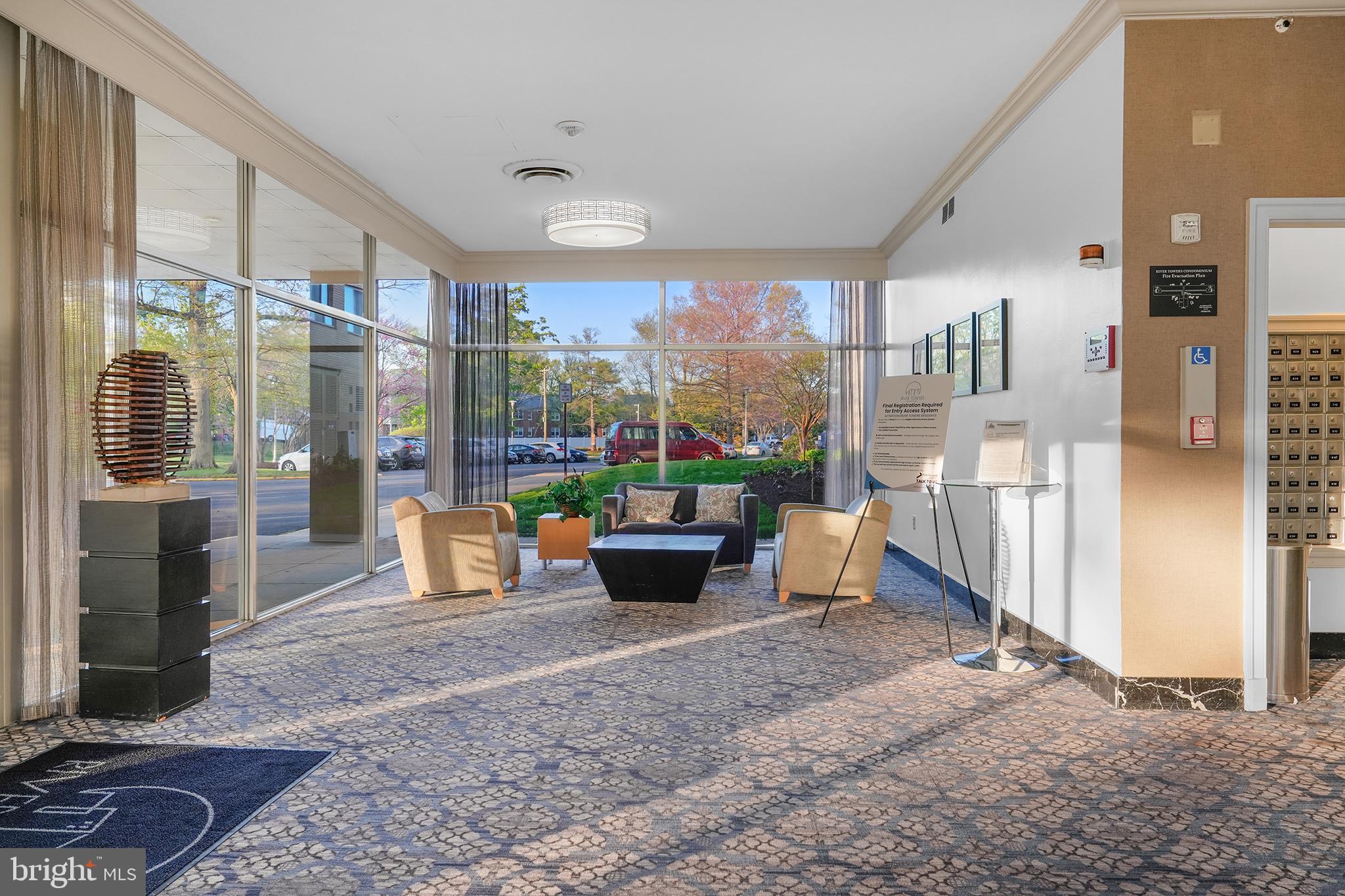 RIVER TOWERS - Residential Lease