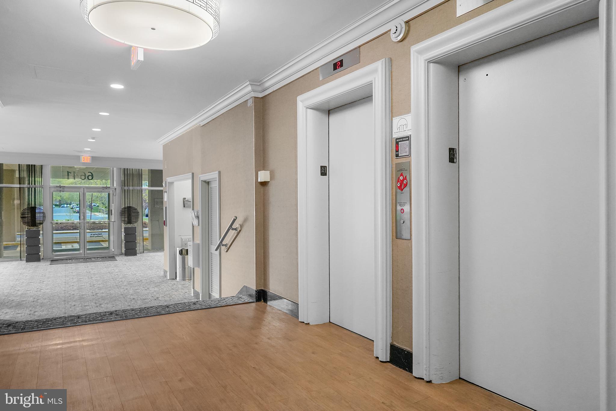 RIVER TOWERS - Residential Lease