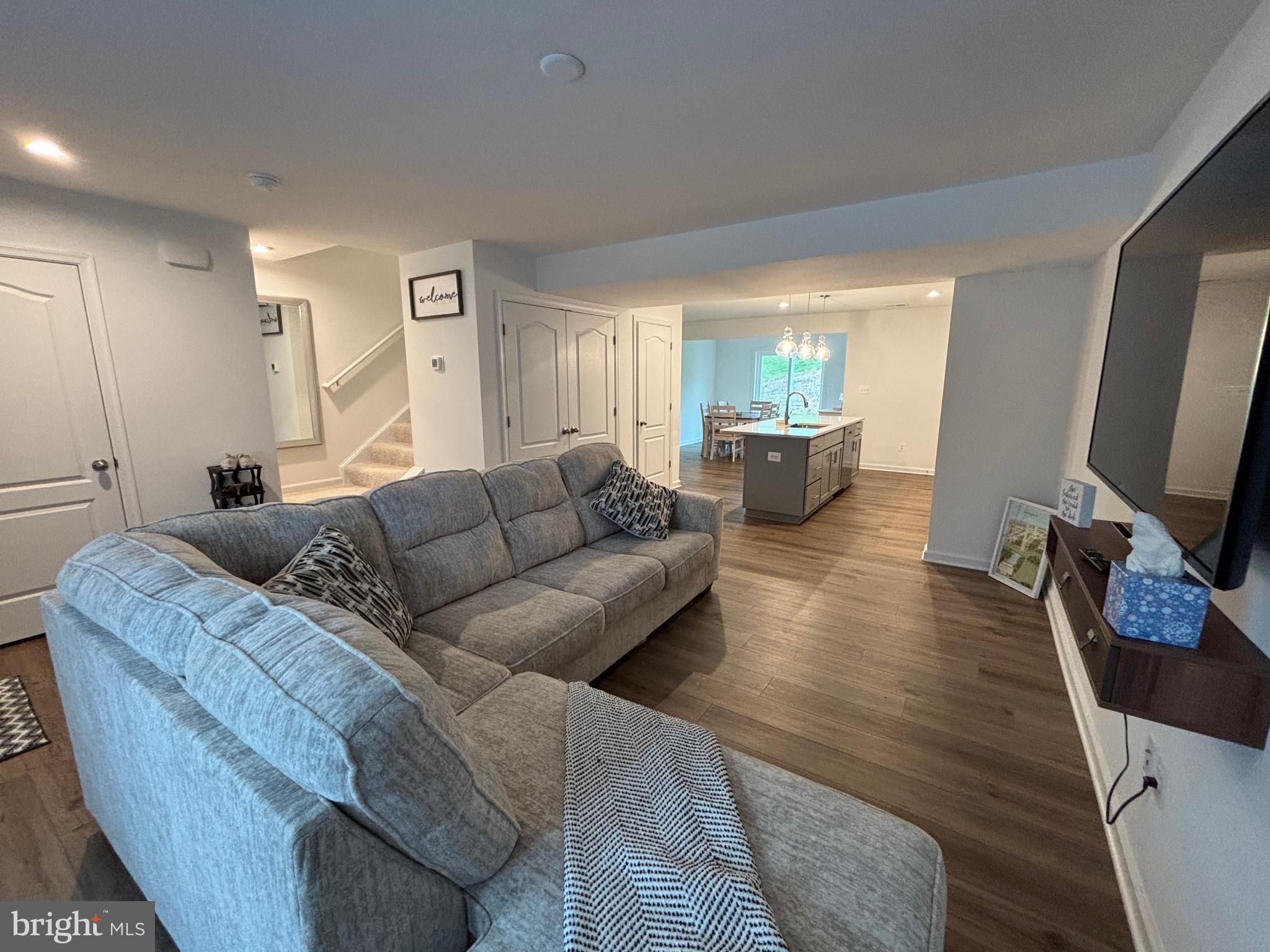 WHISPERING PINES - Residential Lease