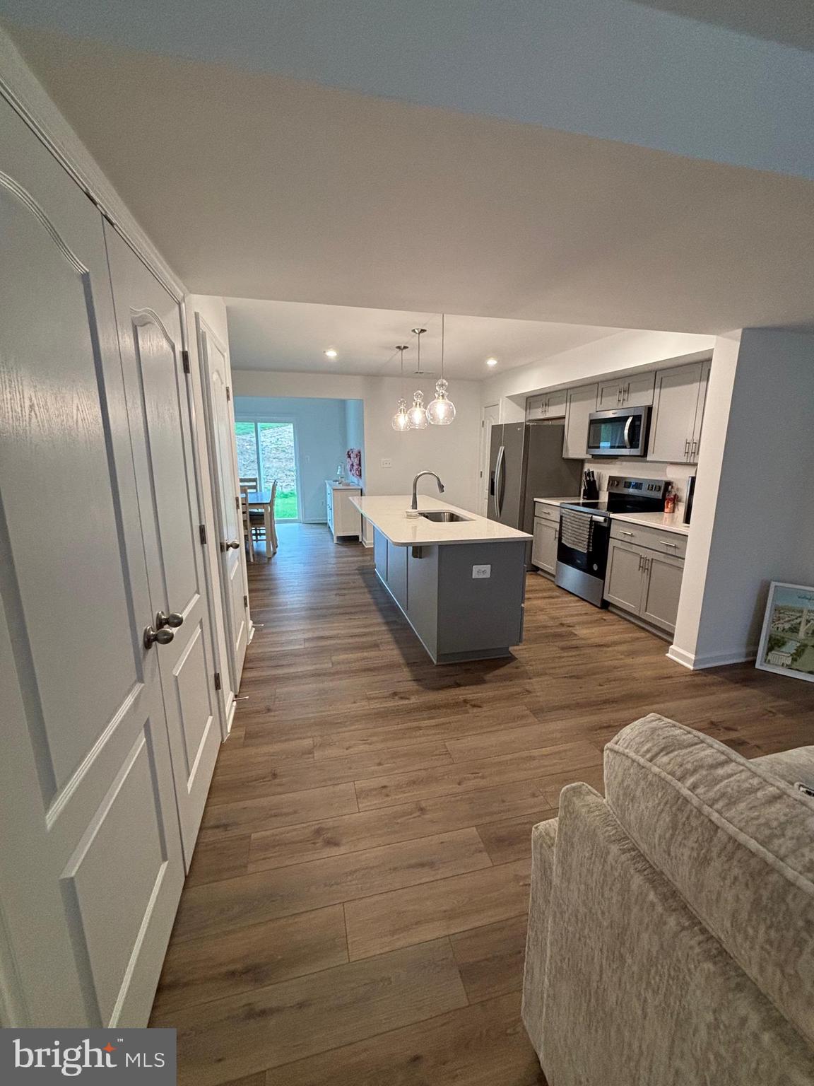 WHISPERING PINES - Residential Lease