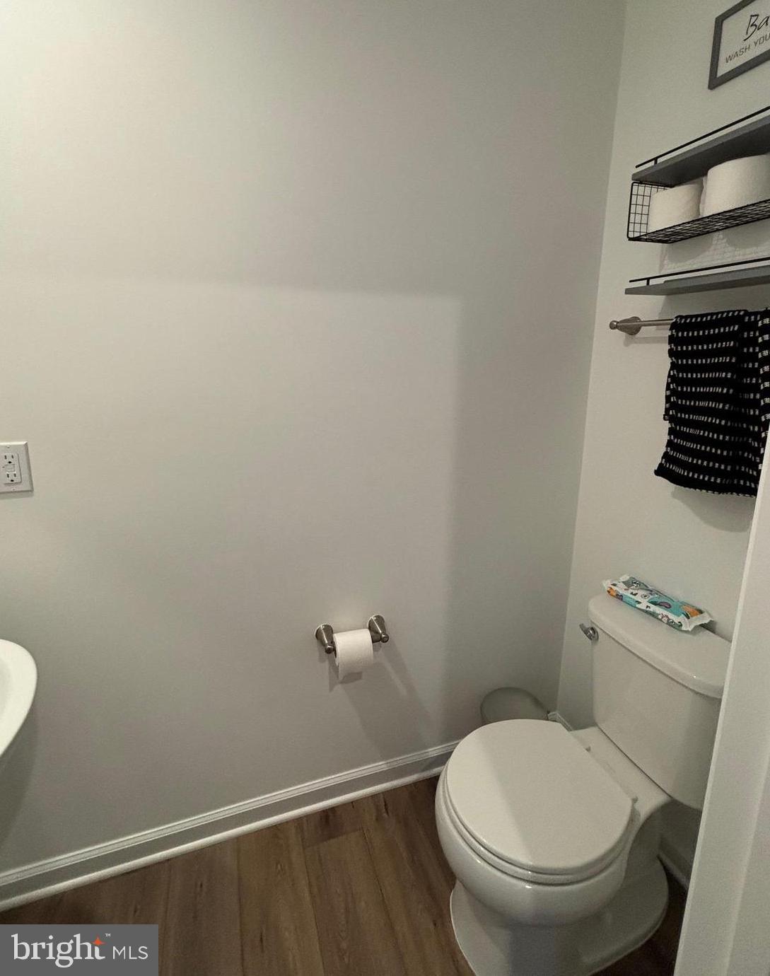 WHISPERING PINES - Residential Lease