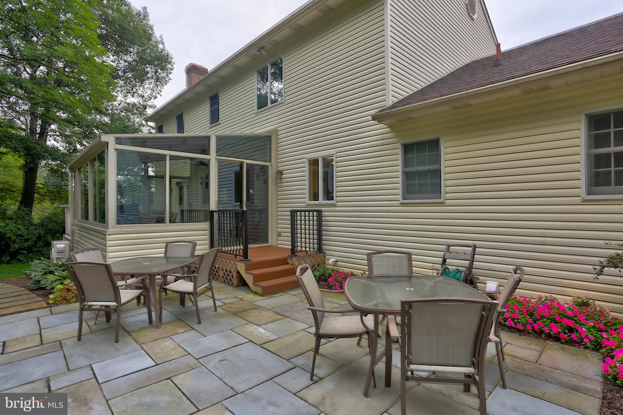 MISSION HILLS - Residential