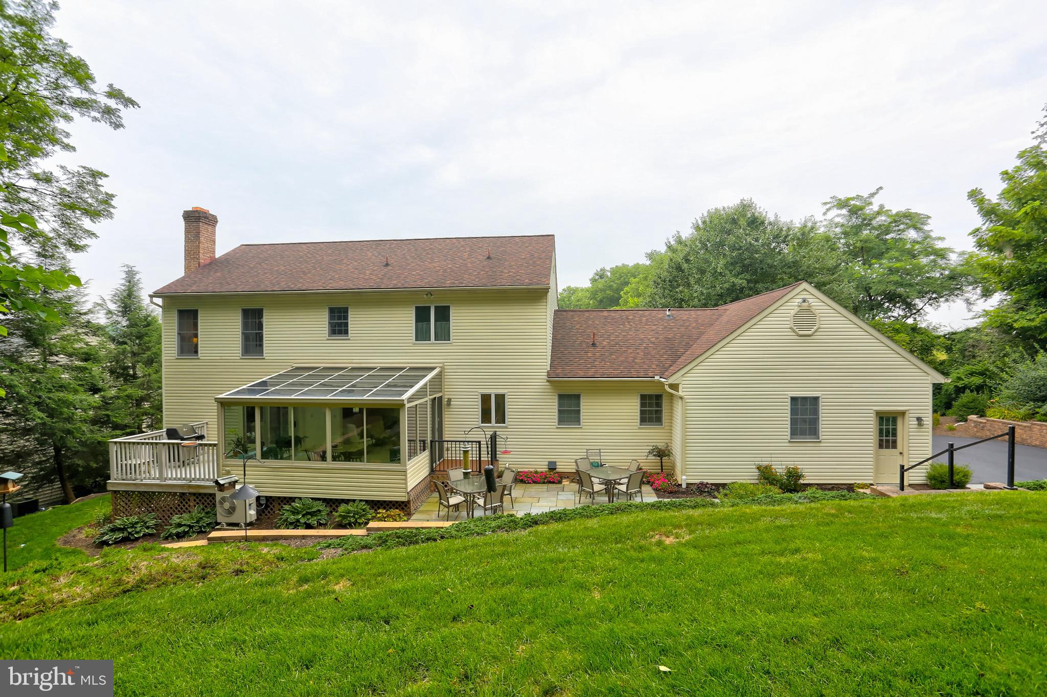 MISSION HILLS - Residential