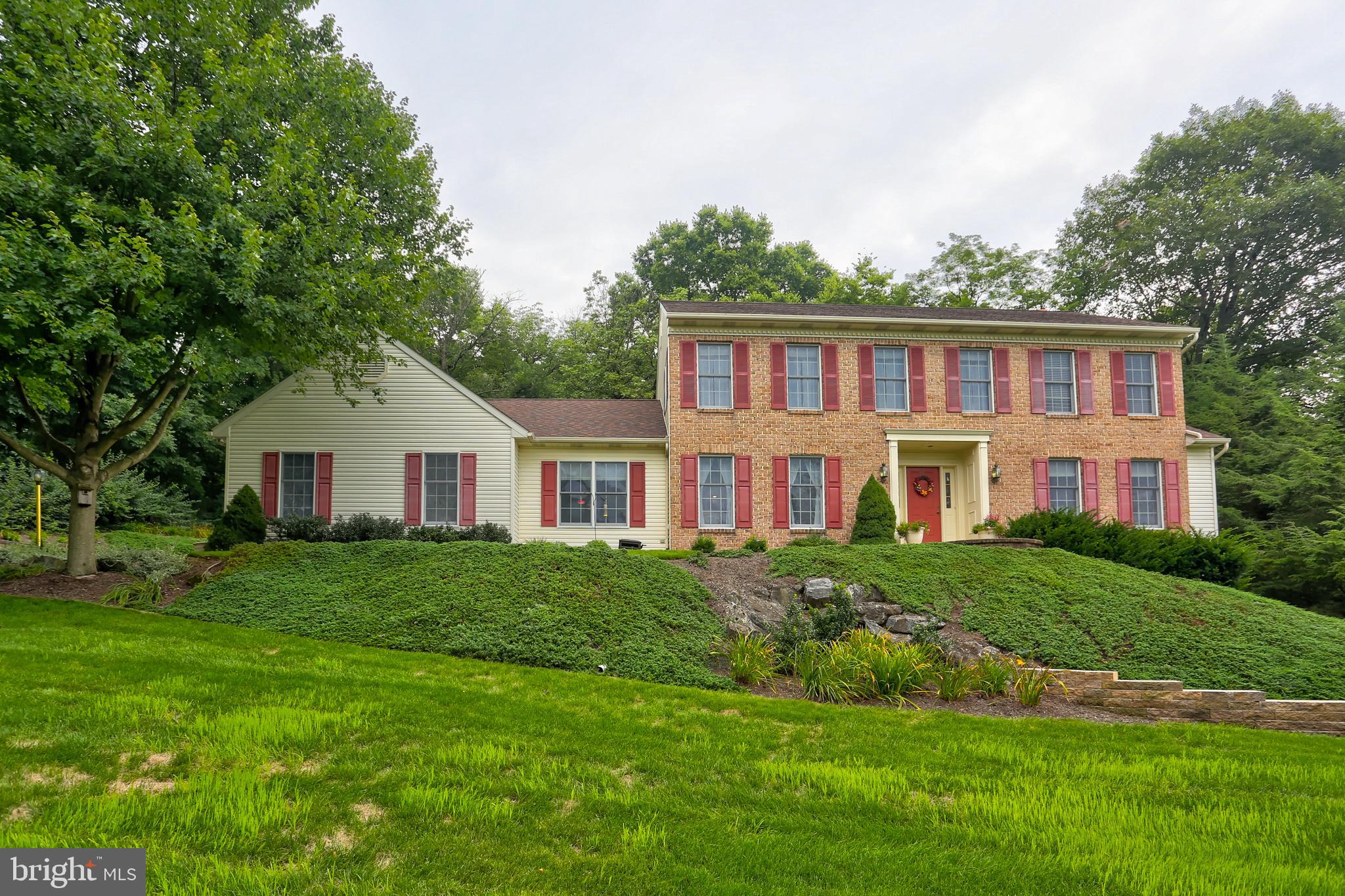 MISSION HILLS - Residential