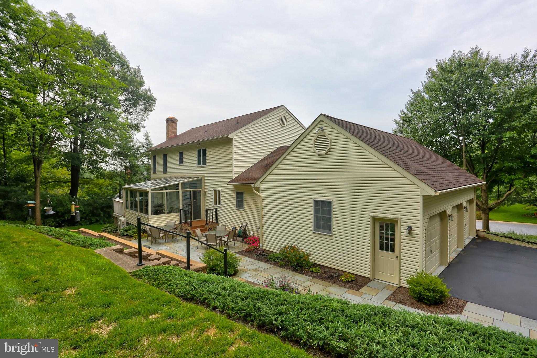 MISSION HILLS - Residential