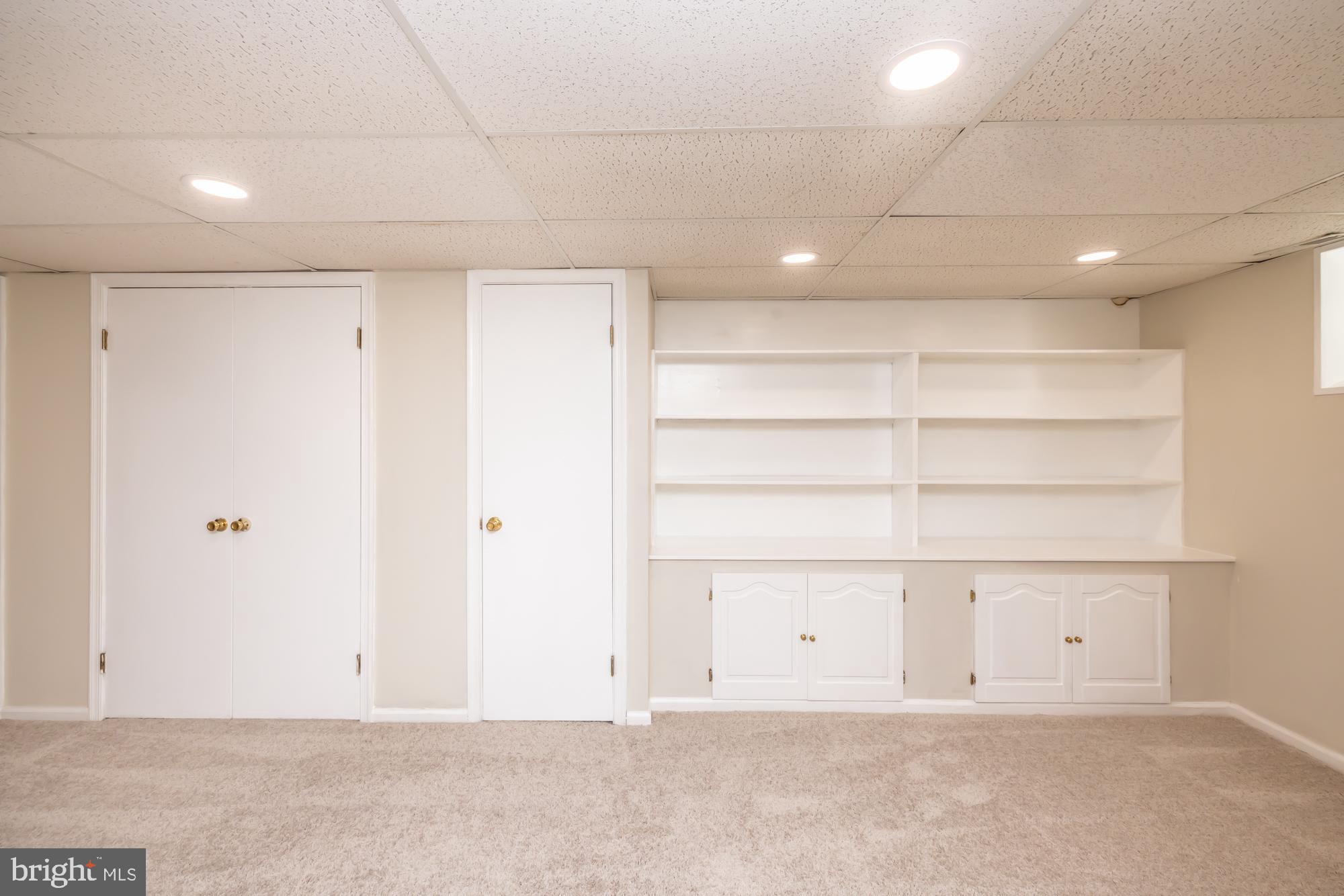 YELLOW SPRINGS EST - Residential