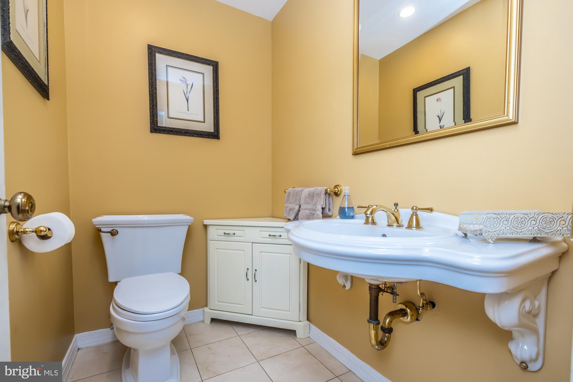 YELLOW SPRINGS EST - Residential