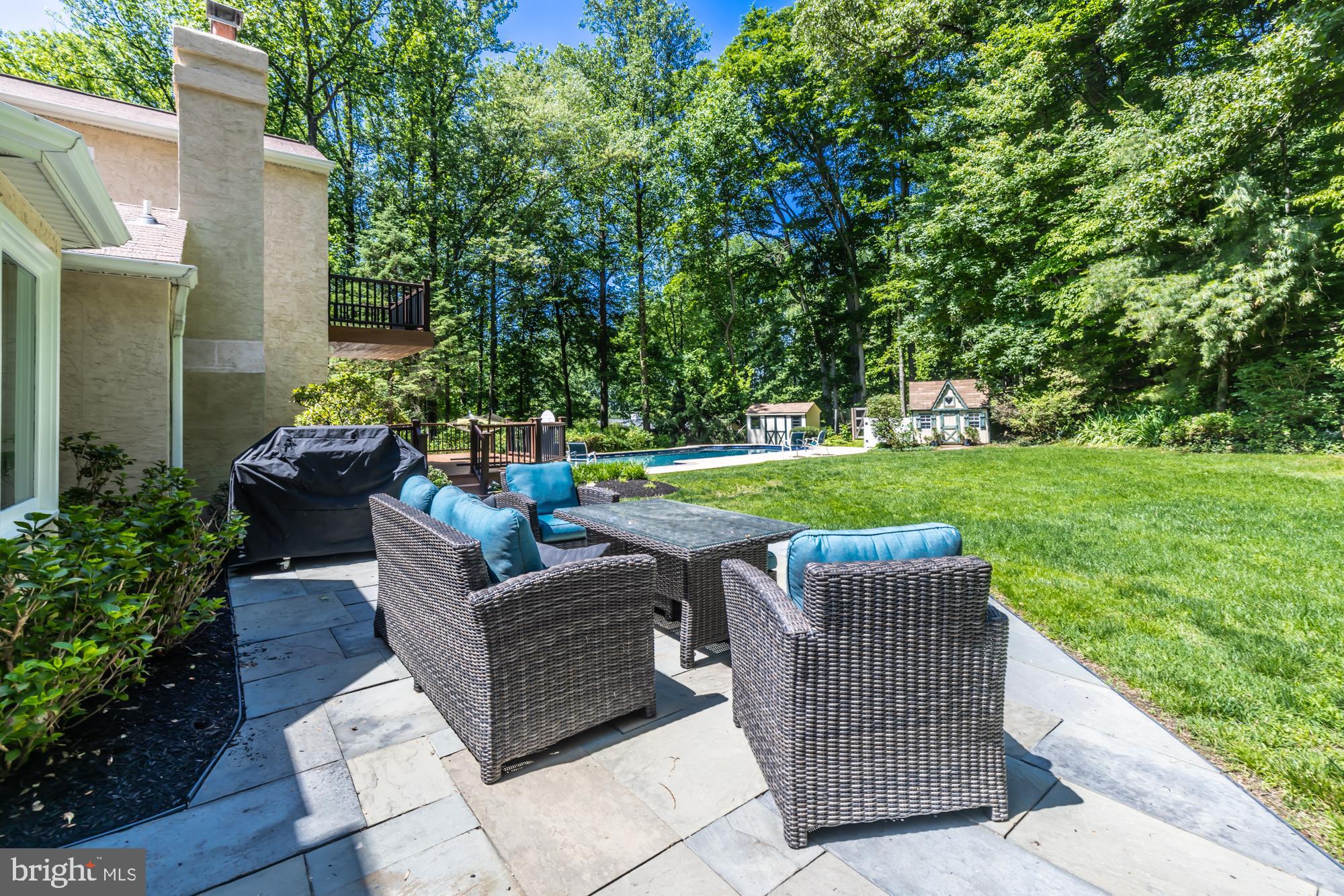 YELLOW SPRINGS EST - Residential