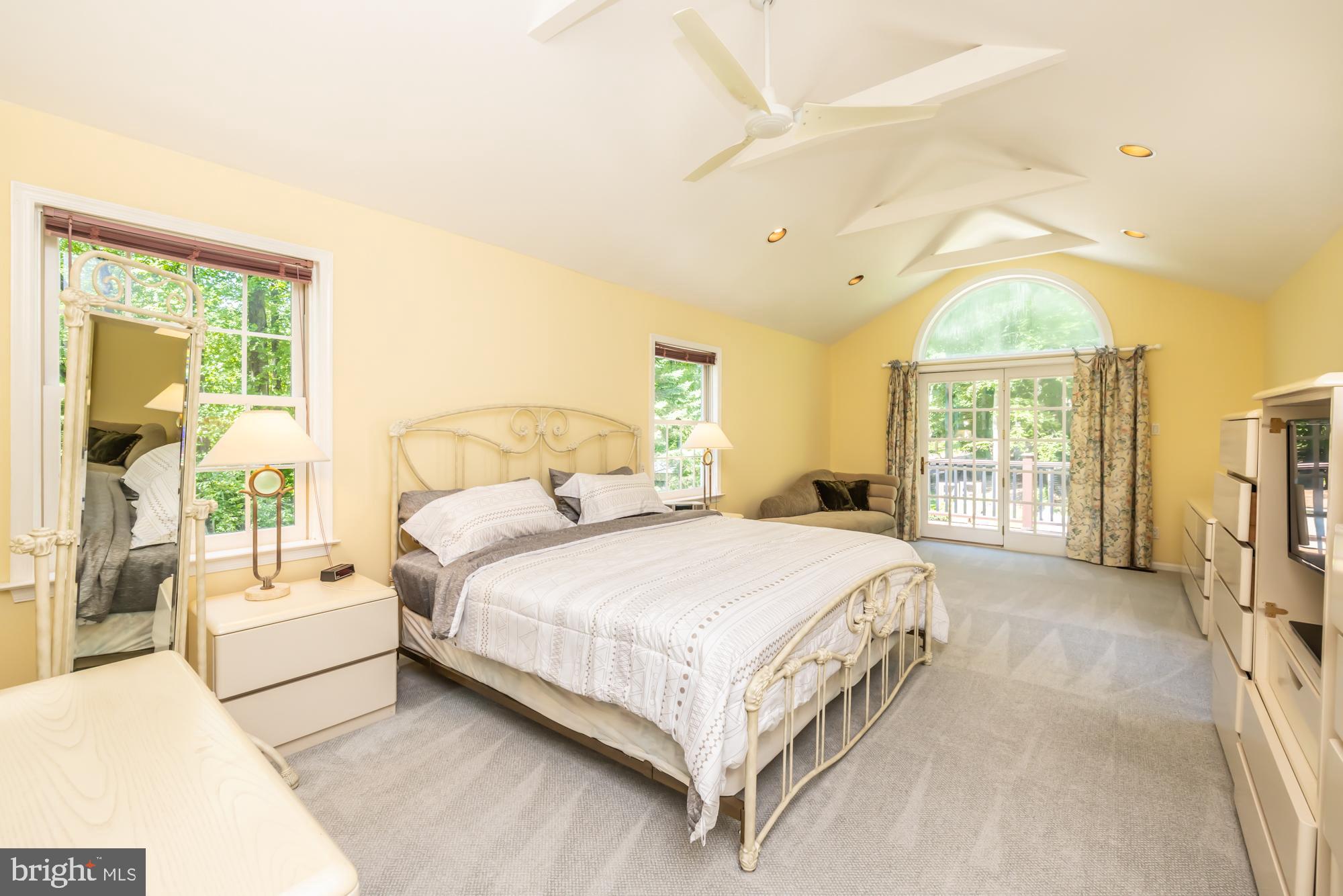 YELLOW SPRINGS EST - Residential