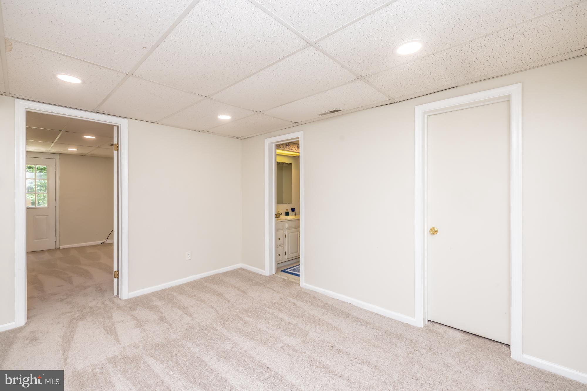 YELLOW SPRINGS EST - Residential