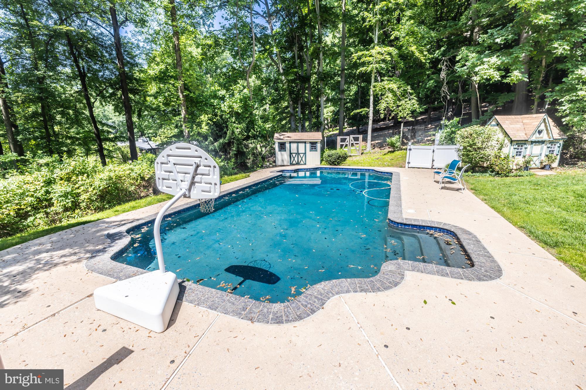 YELLOW SPRINGS EST - Residential