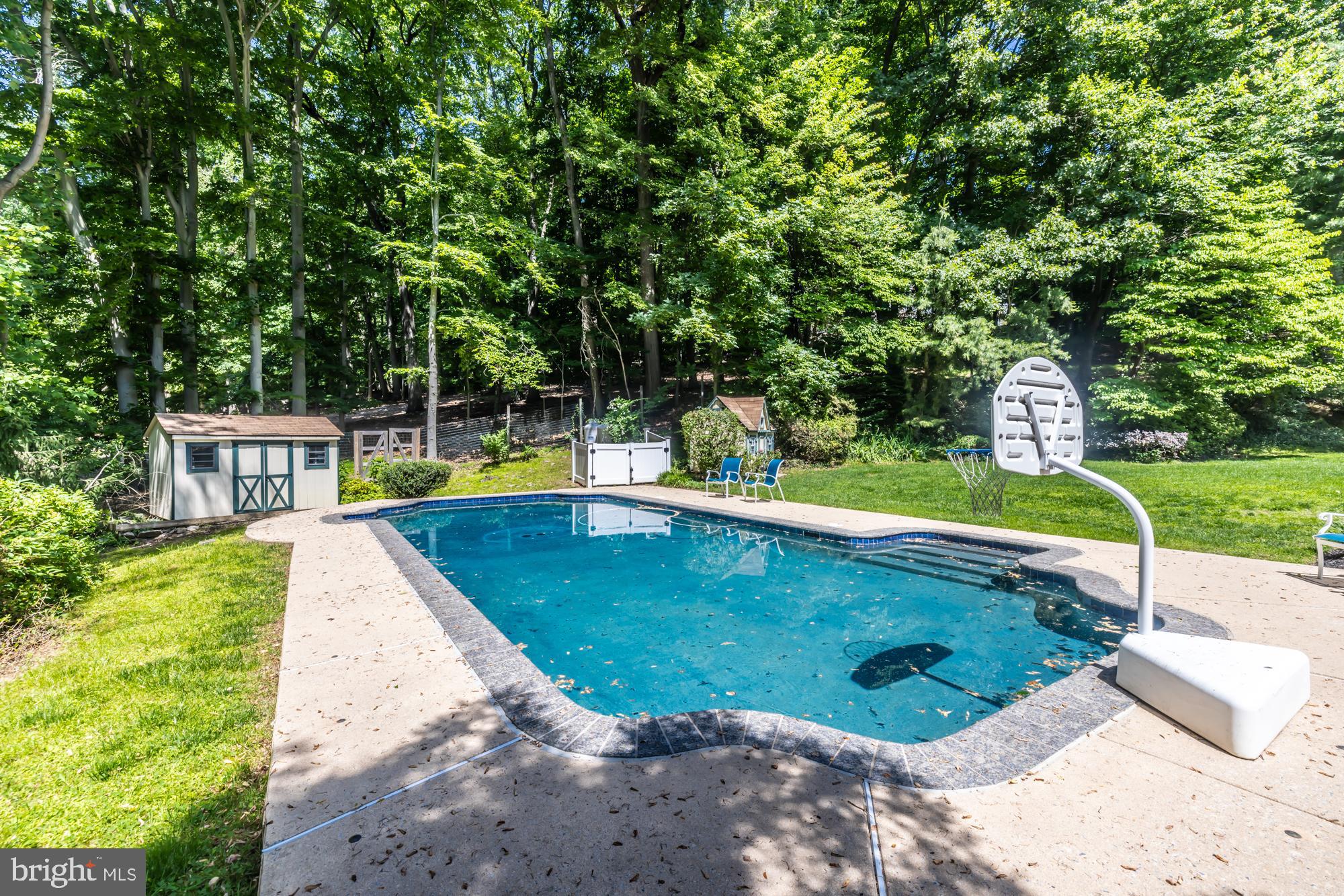 YELLOW SPRINGS EST - Residential