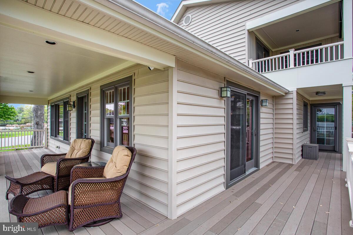 WOODLAND BEACH - Residential