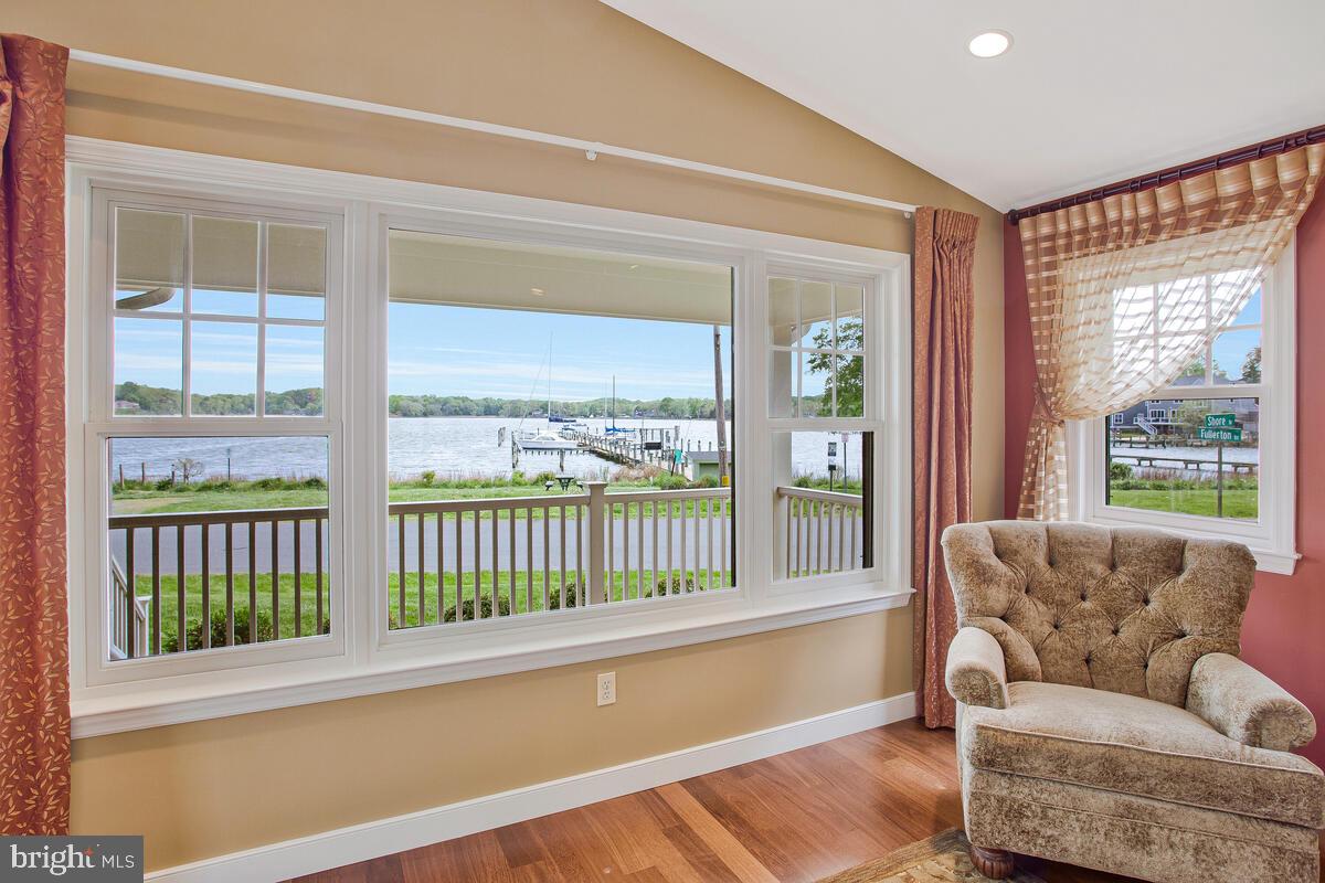 WOODLAND BEACH - Residential