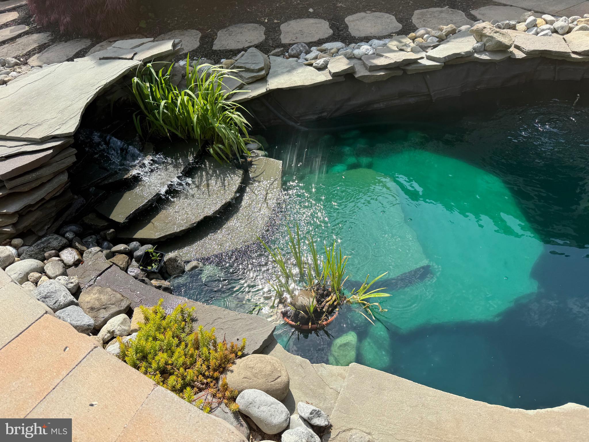 WOODLAND BEACH - Residential